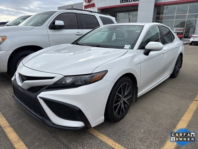 2024 Toyota Camry SE's photo
