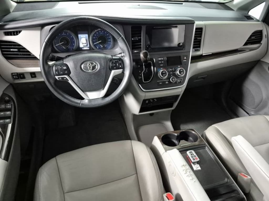 Used 2017 Toyota Sienna XLE Van