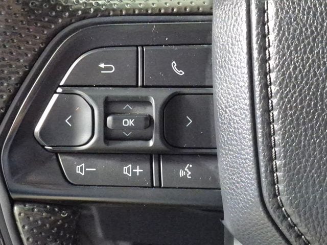 2024 Toyota Tacoma SR - Photo 12