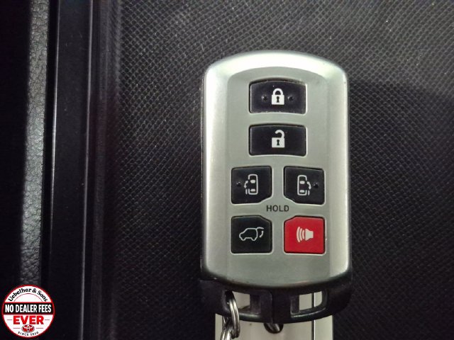 2017 Toyota Sienna SE Premium - Photo 33