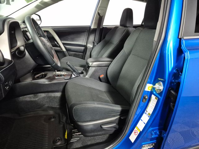 2018 Toyota RAV4 XLE - Photo 9