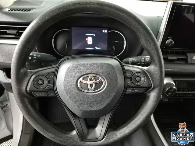2024 Toyota RAV4 XLE - Photo 11