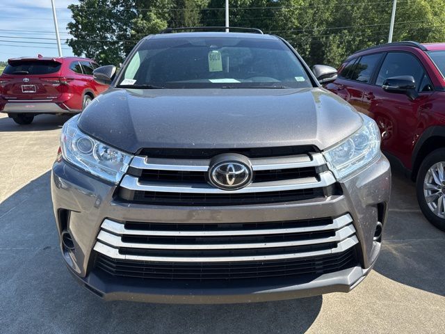 2017 Toyota Highlander LE - Photo 12