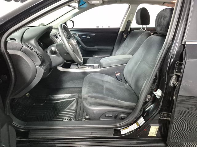 2015 Nissan Altima SV - Photo 9
