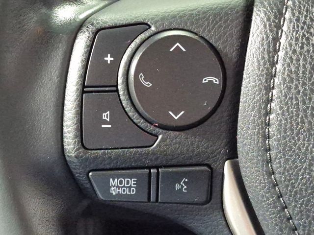 2018 Toyota RAV4 XLE - Photo 12