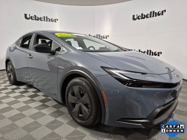 2024 Toyota Prius LE's photo