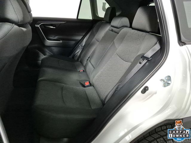 2024 Toyota RAV4 XLE - Photo 24