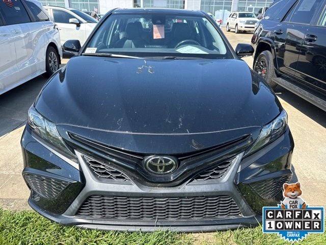 2022 Toyota Camry SE - Photo 12