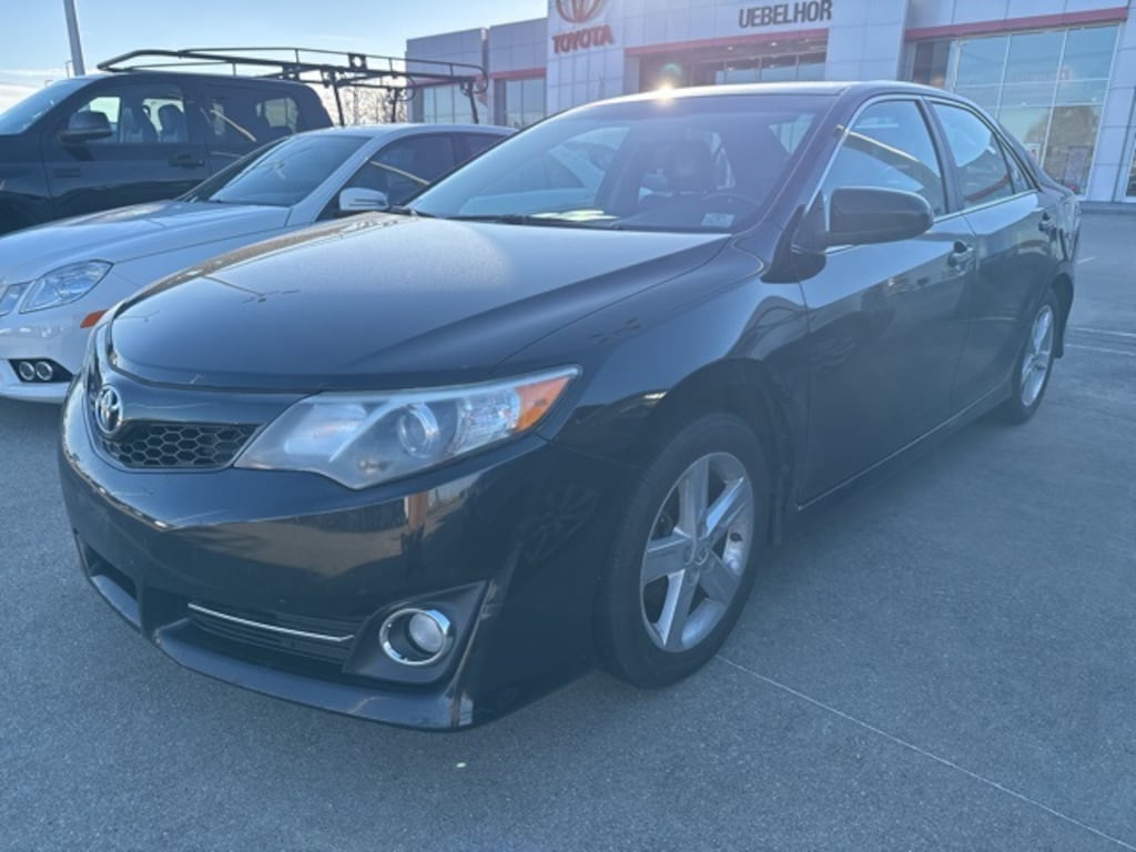 Used 2012 Toyota Camry SE Sedan
