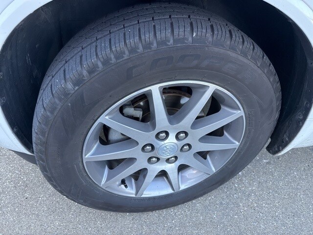 2017 Buick Enclave Leather photo 2