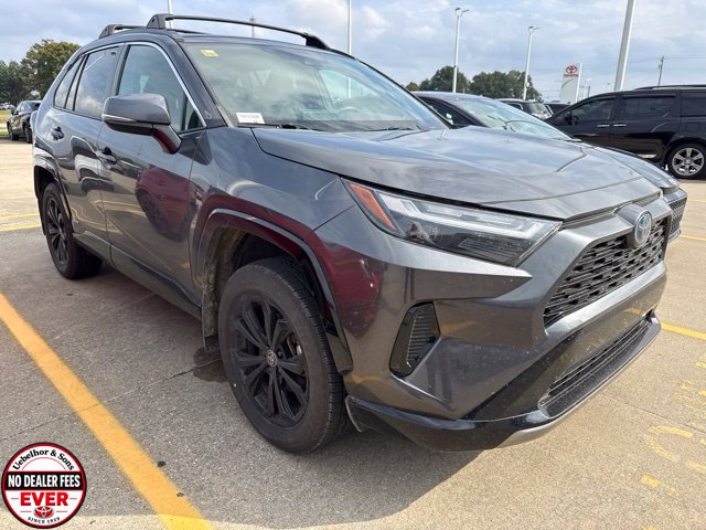 2022 Toyota RAV4 SE - Photo 10