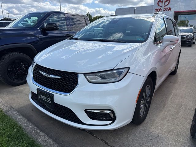 2021 Chrysler Pacifica Touring L's photo