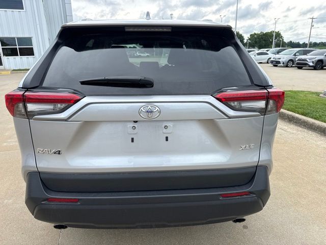 2024 Toyota RAV4 XLE - Photo 6