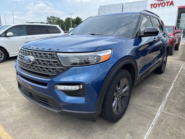 2023 Ford Explorer XLT 4WD's photo