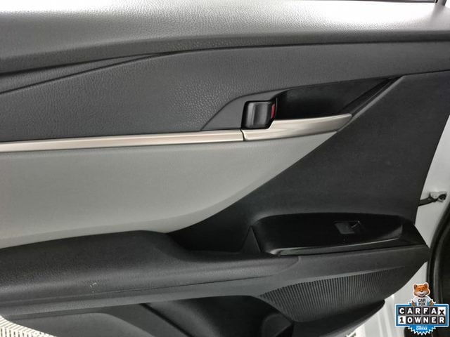 2025 Toyota Camry LE - Photo 25
