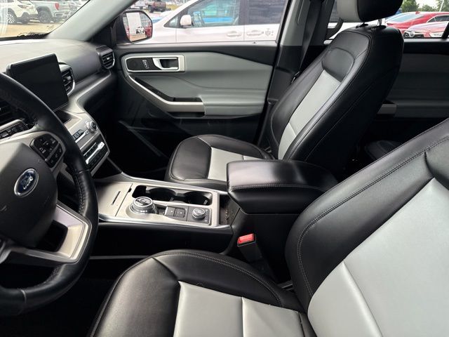 2023 Ford Explorer XLT - Photo 4