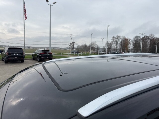 2024 Toyota Highlander Hybrid Platinum photo 2