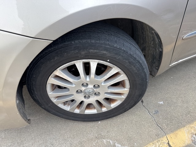 Used 2007 Toyota Sienna XLE with VIN 5TDZK22C27S030919 for sale in Jasper, IN