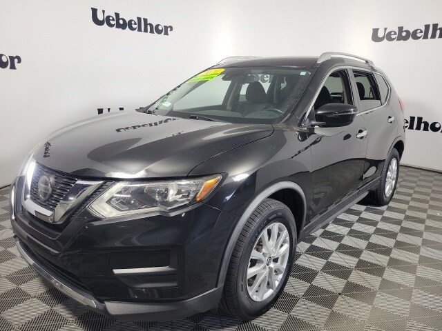 2020 Nissan Rogue SV photo 3