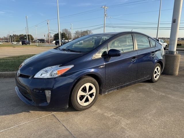 2014 Toyota Prius Two's photo