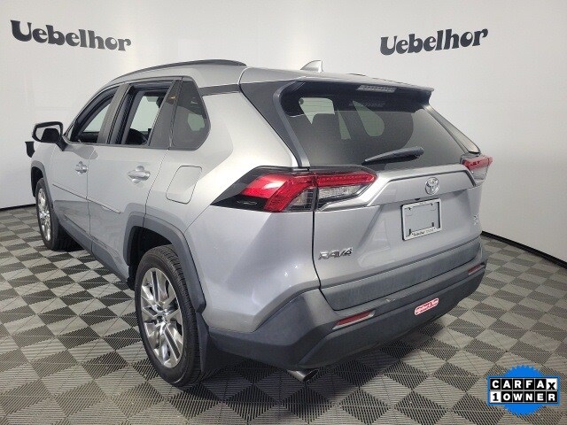 2019 Toyota RAV4 XLE Premium photo 4