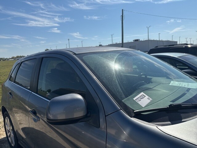 2013 Mitsubishi Outlander Sport SE photo 3