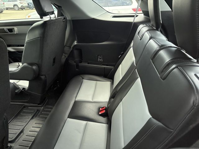 2023 Ford Explorer XLT - Photo 6