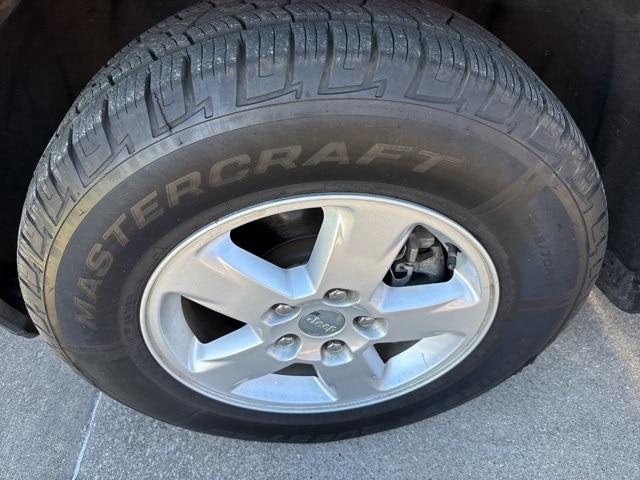 Used 2011 Jeep Grand Cherokee Laredo with VIN 1J4RR4GG8BC576325 for sale in Jasper, IN