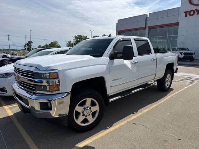 2015 Chevrolet Silverado HD 1LT 4WD Crew Cab Standard Box's photo