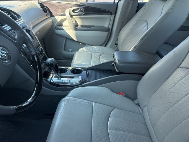 2017 Buick Enclave Leather photo 3
