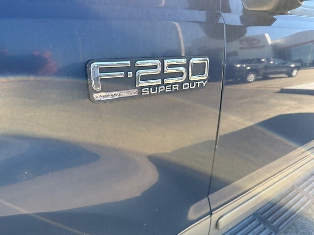 2001 Ford F-250 Lariat photo 3