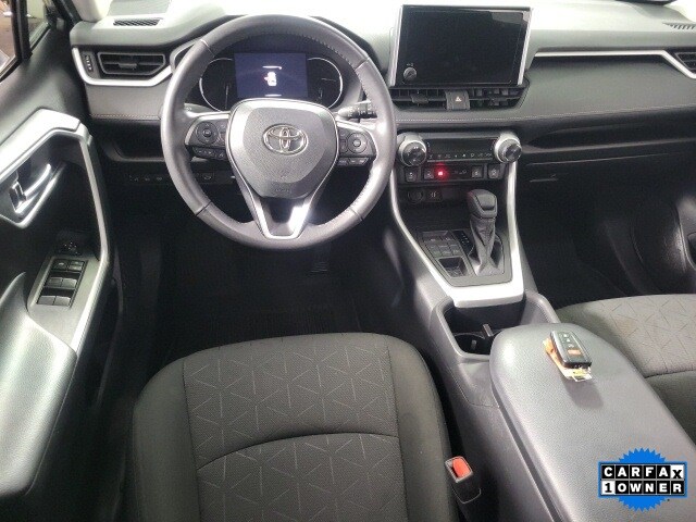 2023 Toyota RAV4 XLE photo 2