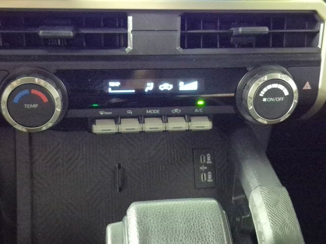 2024 Toyota Tacoma SR - Photo 19