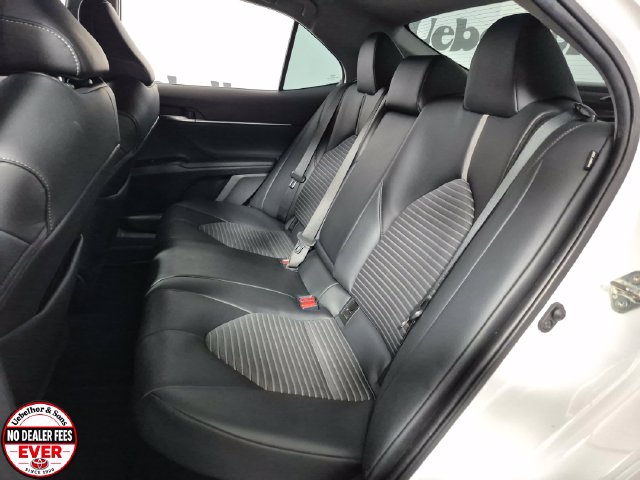 2020 Toyota Camry SE - Photo 24