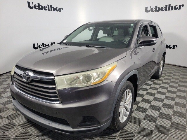 2015 Toyota Highlander LE photo 3