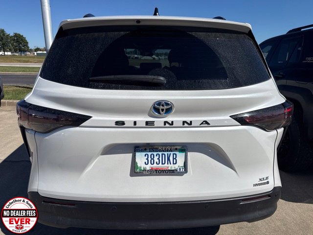 2024 Toyota Sienna XLE - Photo 9