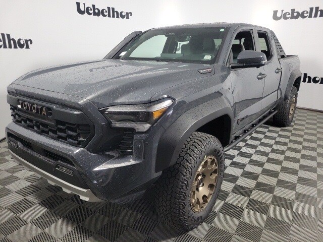 2025 Toyota Tacoma Trailhunter 4x4 Double Cab photo 3