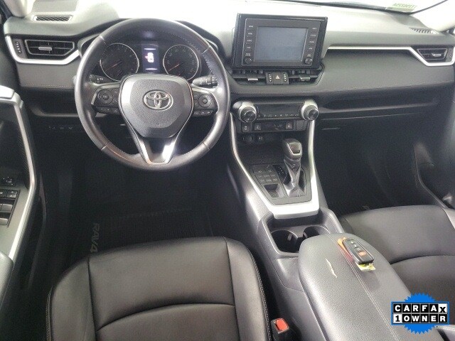 2019 Toyota RAV4 XLE Premium photo 2