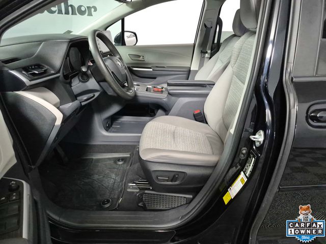 2023 Toyota Sienna LE - Photo 9