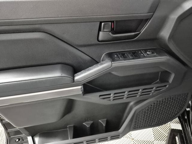 2026 Toyota Tacoma SR5 - Photo 15