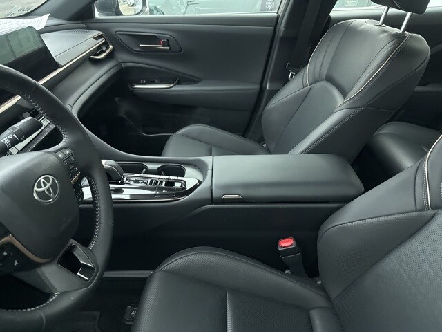 2025 Toyota Crown XLE photo 3