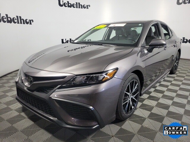 2023 Toyota Camry SE photo 3