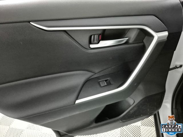 2024 Toyota RAV4 XLE - Photo 25