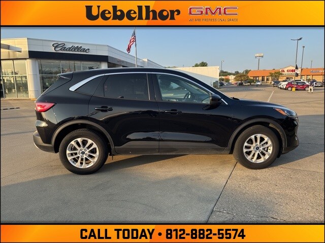 2020 Ford Escape SE photo 3