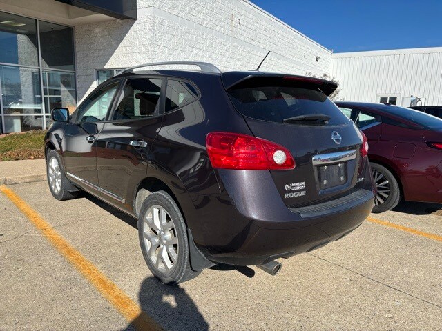 2013 Nissan Rogue SL photo 4