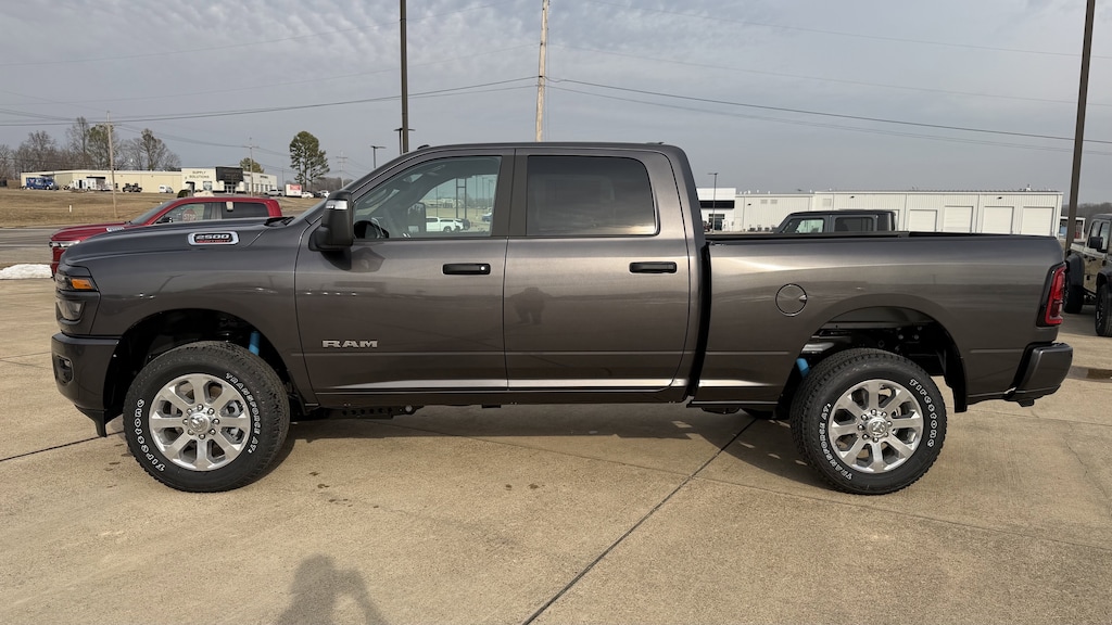 New 2026 Ram 2500 BIG HORN CREW CAB 4X4 6'4 BOX Pickup