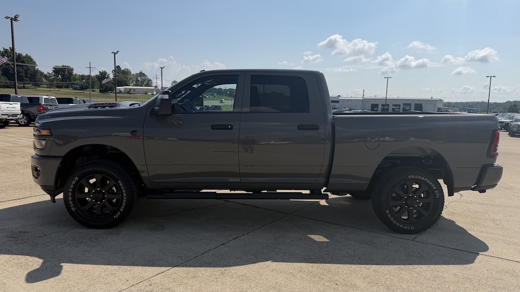 New 2026 Ram 2500 BLACK EXPRESS CREW CAB 4X4 6'4 BOX Pickup