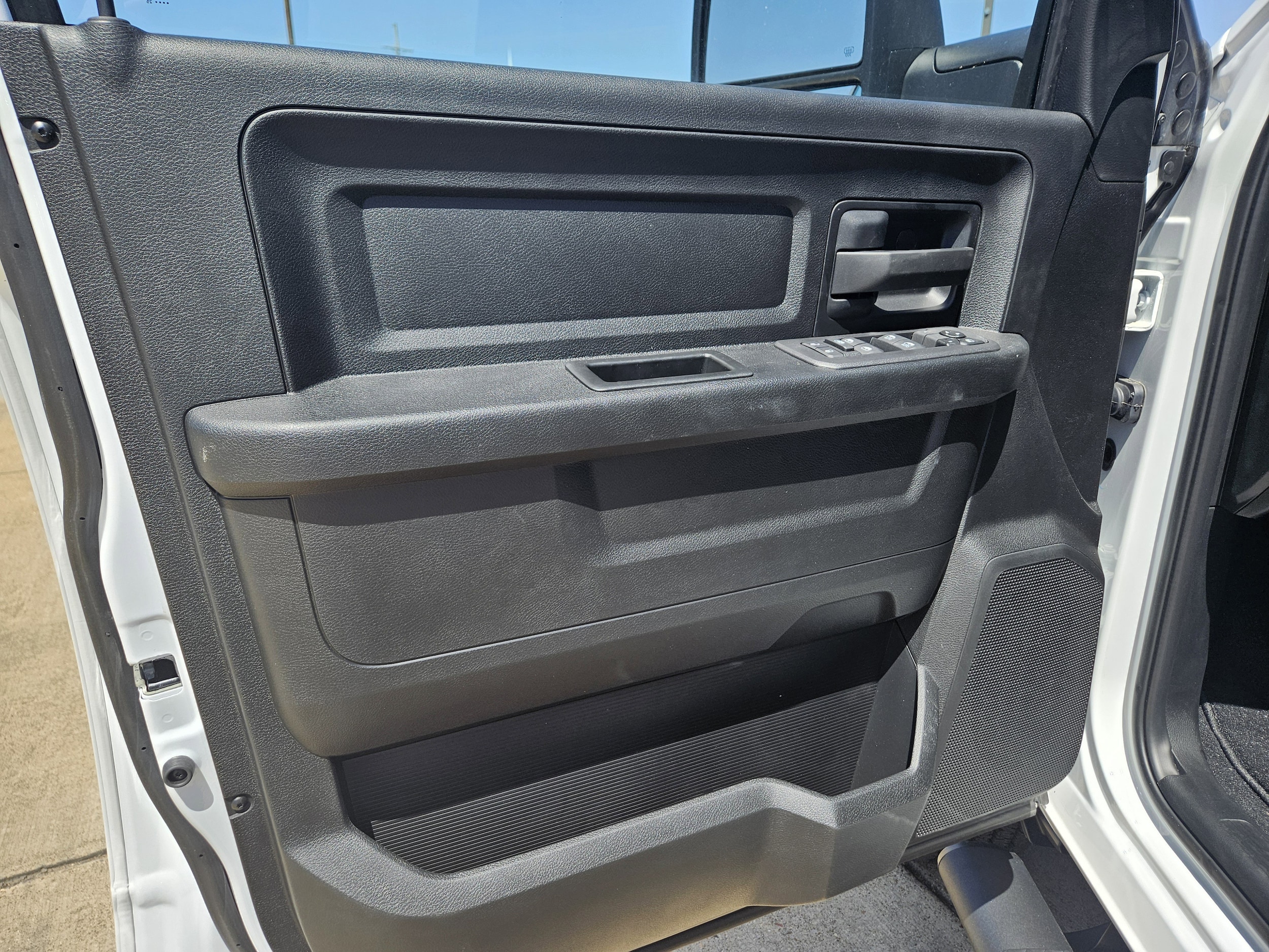 2025 RAM 2500 Tradesman - Photo 13