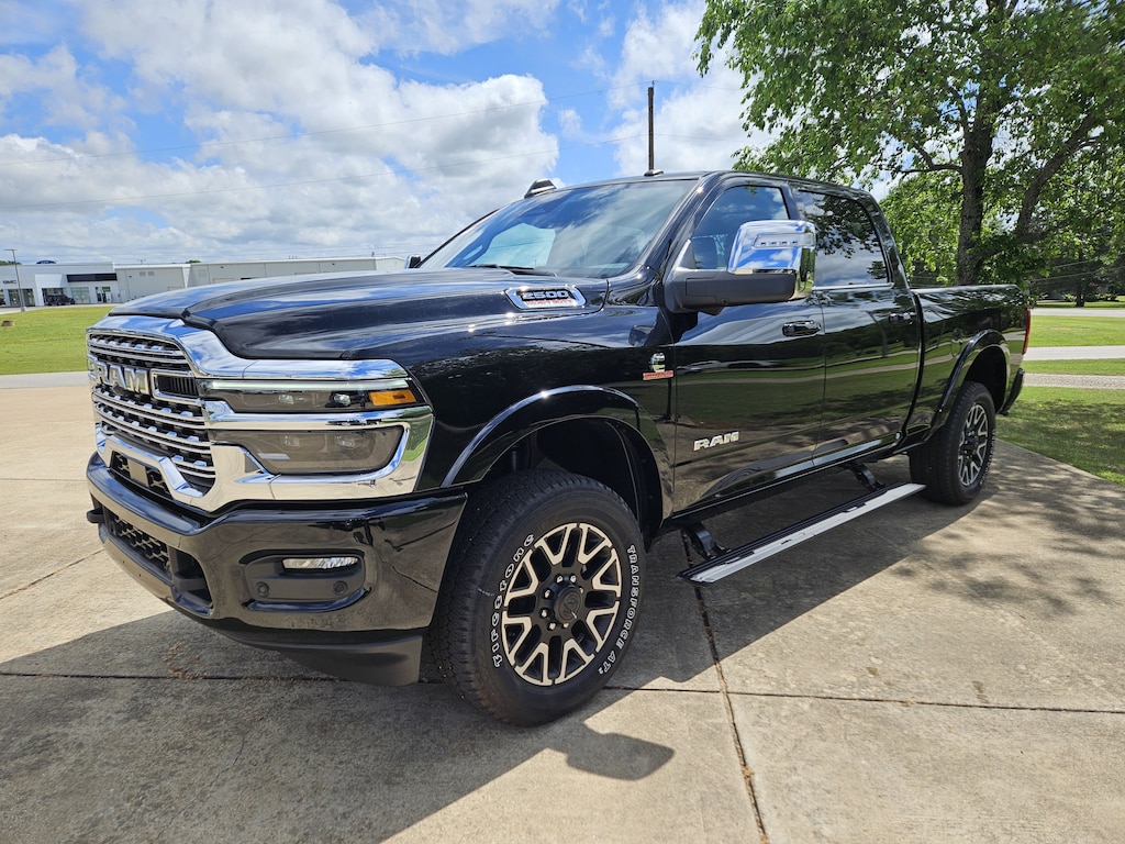 New 2025 Ram 2500 LIMITED LONGHORN CREW CAB 4X4 6'4 BOX Pickup