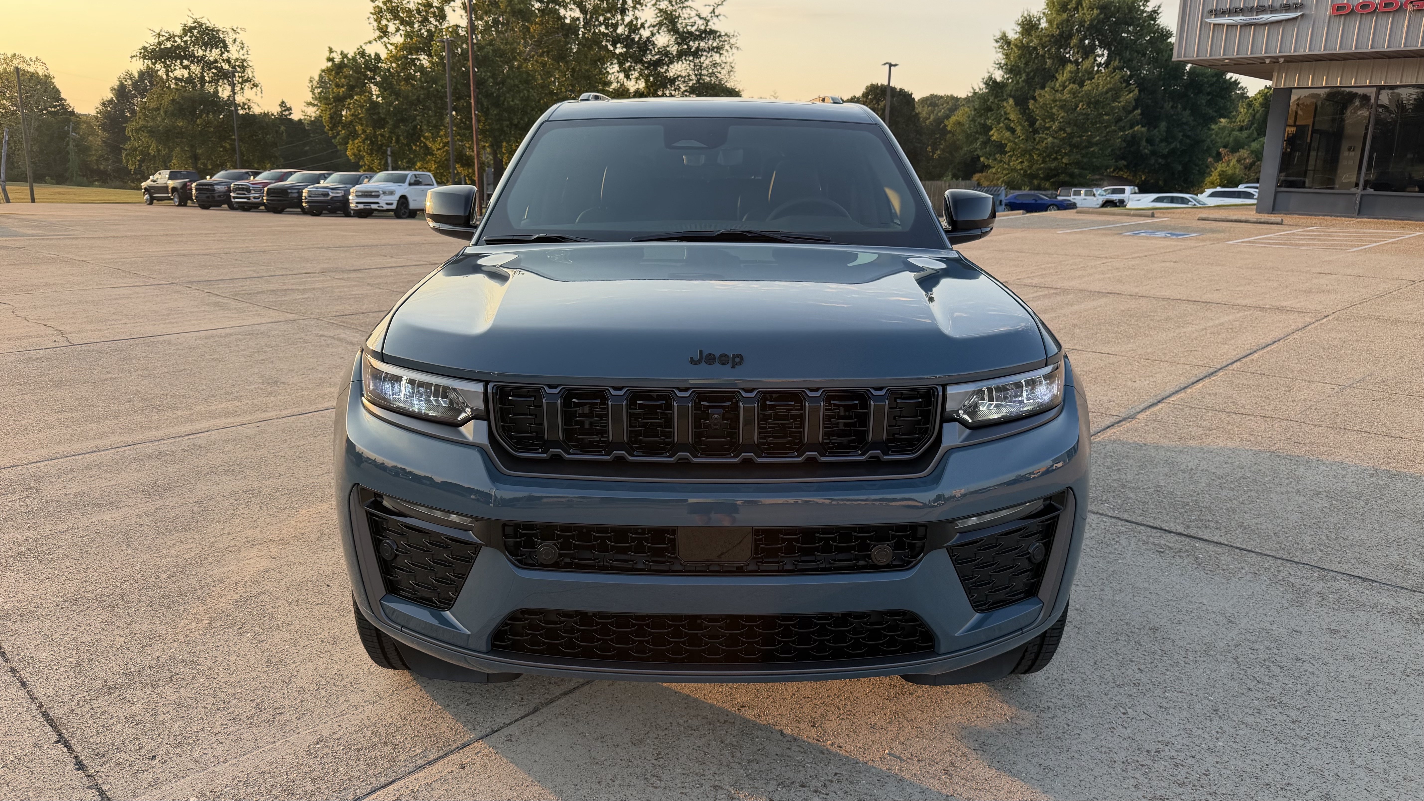 New 2027 Jeep Grand Cherokee L 3 Row LIMITED 4X4 Sport Utility